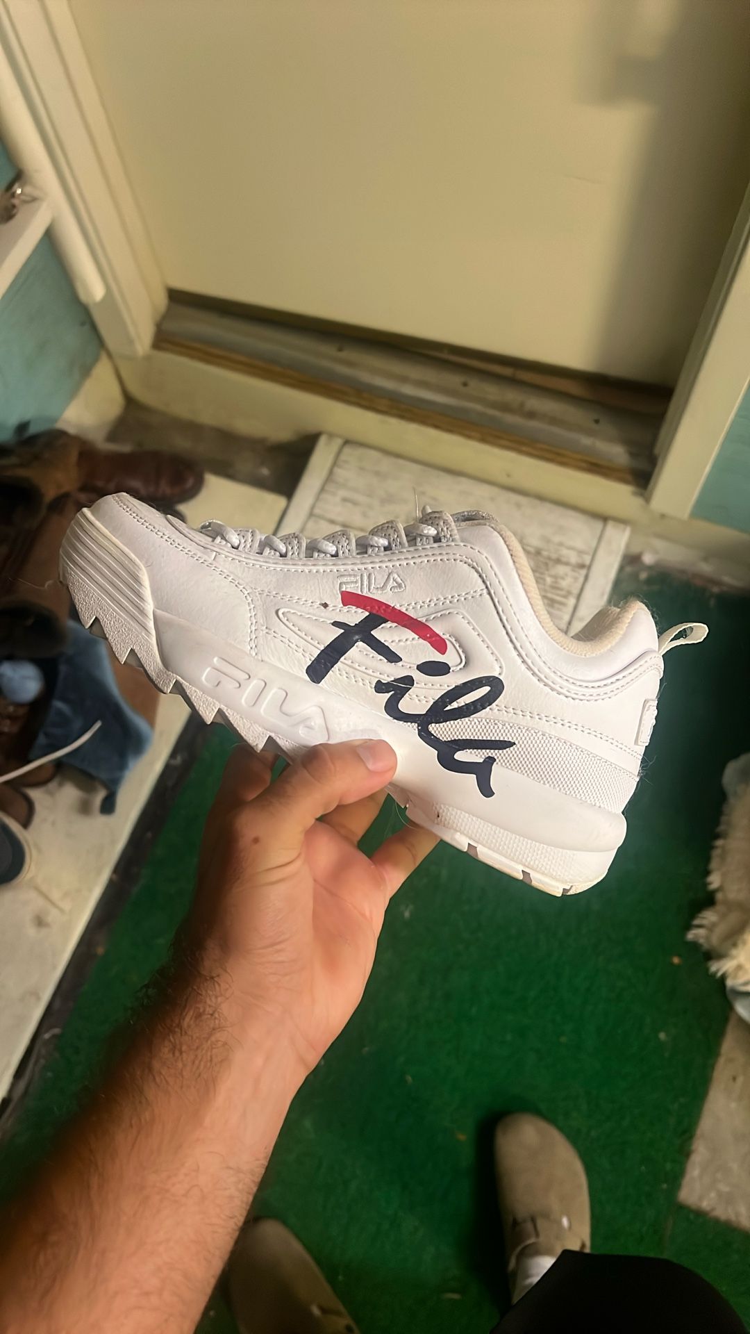 Women Size 8 Fila