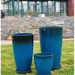 New - 3 Plastic Planters with Drainage Hole and Saucer