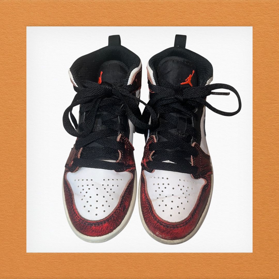 Boys Authentic Jordan 1 Mid SE (TD) Wear Away Chicago Size 12 C Was $90.00