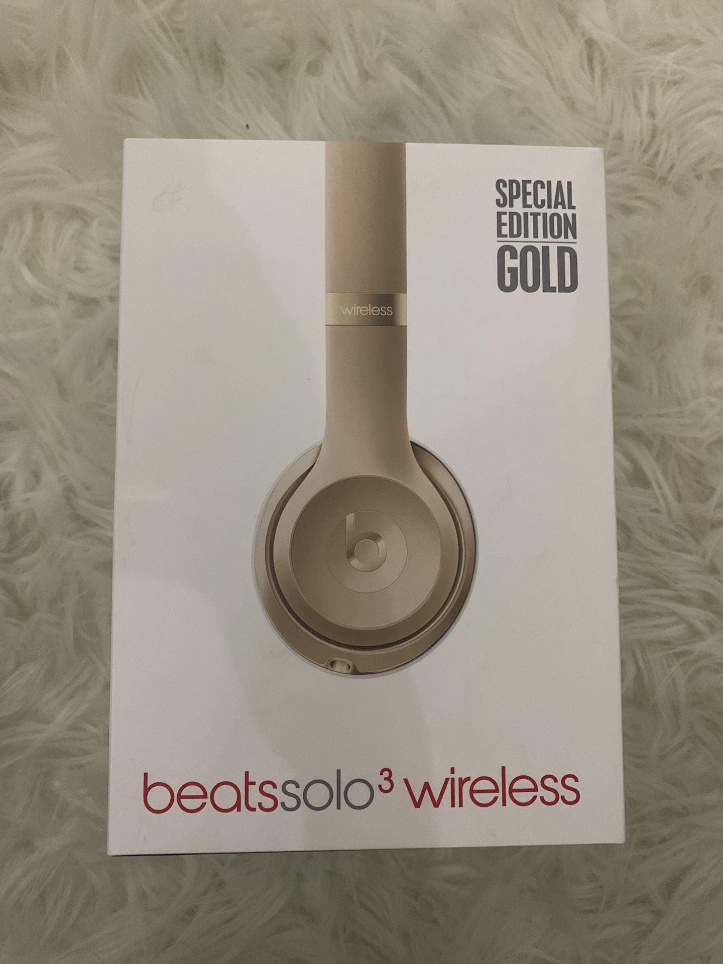Beats by Dre Gold edition