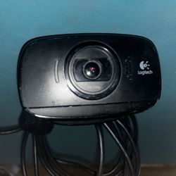 📷 Logitech HD Webcam (USB) – 720p  Price: $10 