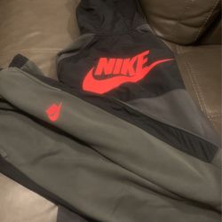 Nike Sweatsuit