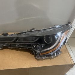 2020-2023 Toyota Corolla SE Left Headlight 