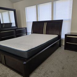 QUEEN SIZE BEDROOM SET 