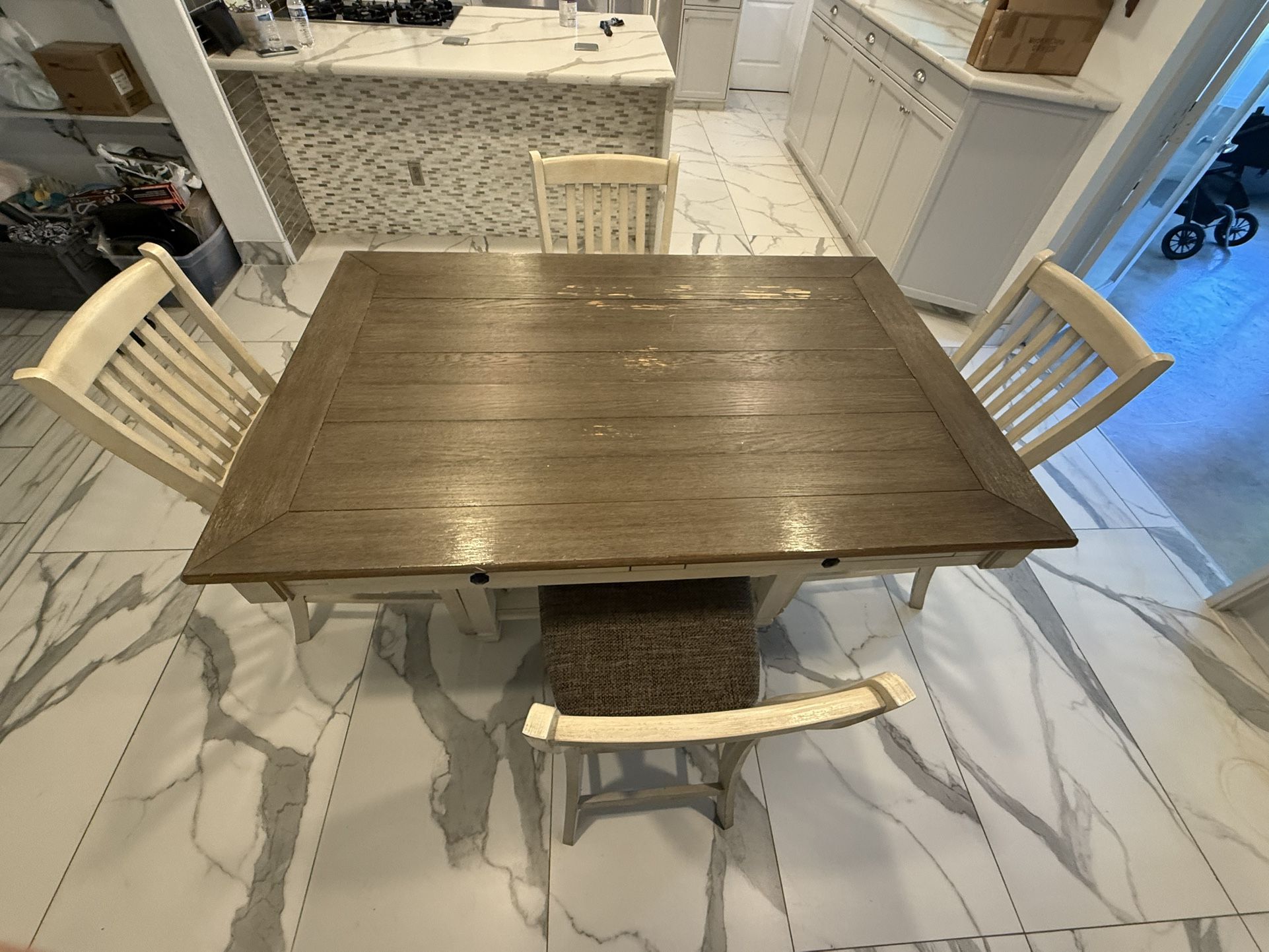 Dining Room Kitchen Table Set with 4 Chairs *PLESE READ*