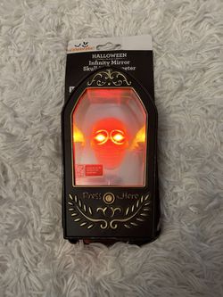 Animated Halloween Infinity Mirror Skull Door Greeter Talks and Eyes Light up