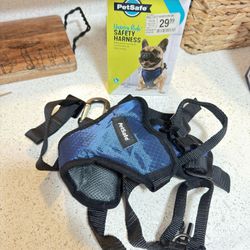 PetSafe Dog Car Safety Harness (Medium) – Like New