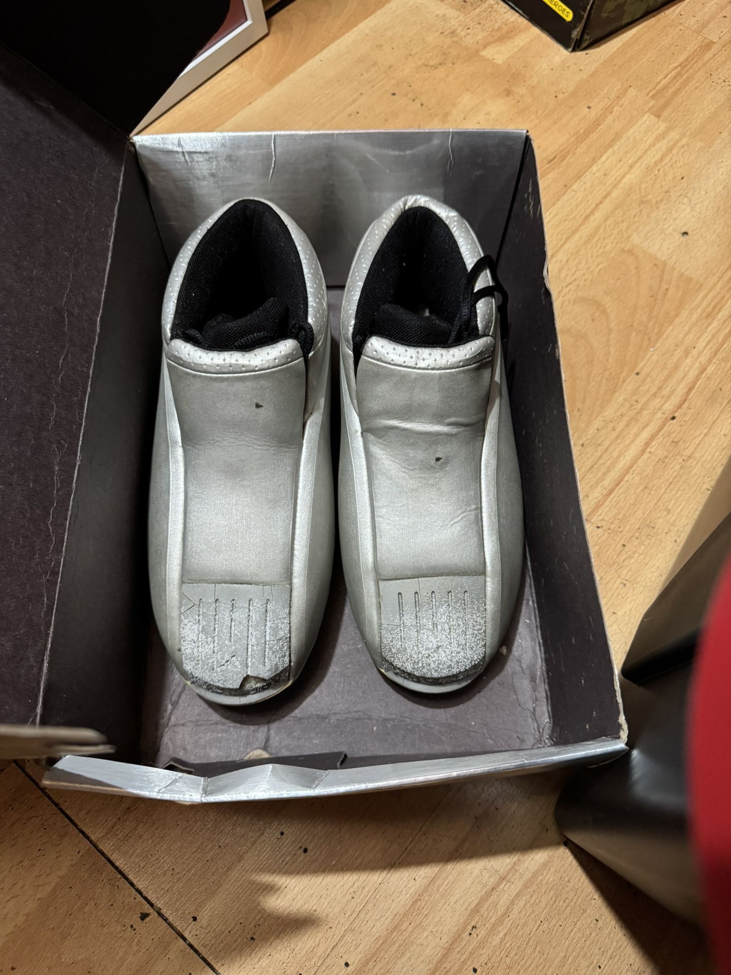 Adidas Kobe 2 OG "Silver Metallic" Size 6.5 Men Used (see photos has damages) 2001 Deadstock Pair