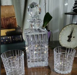 Magnificent Tiffany & co Crystal whiskey decanter and matching Tiffany & Co rocks glasses