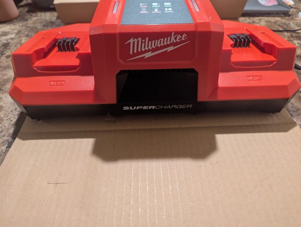 Milwaukee Dual Super Charger New