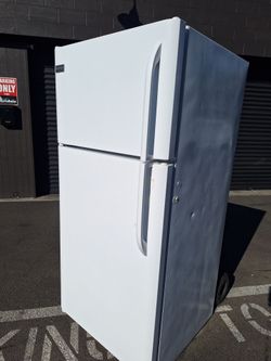 APARTMENT SIZE REFRIGERATOR (DELIVERED)