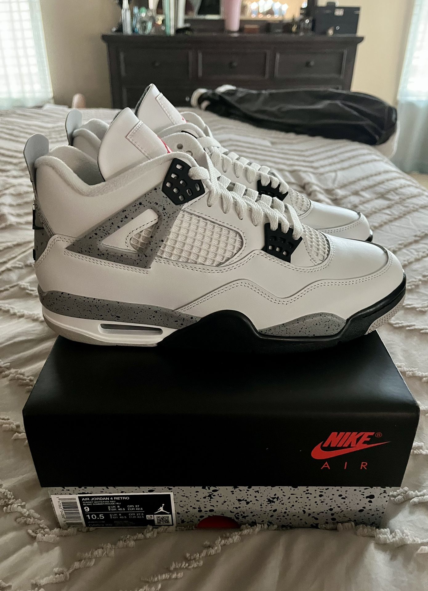 NEW Nike Air Jordan IV 4 Retro 