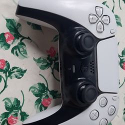 Sony PlayStation 5 Controller  White (CFI-ZCT1W)