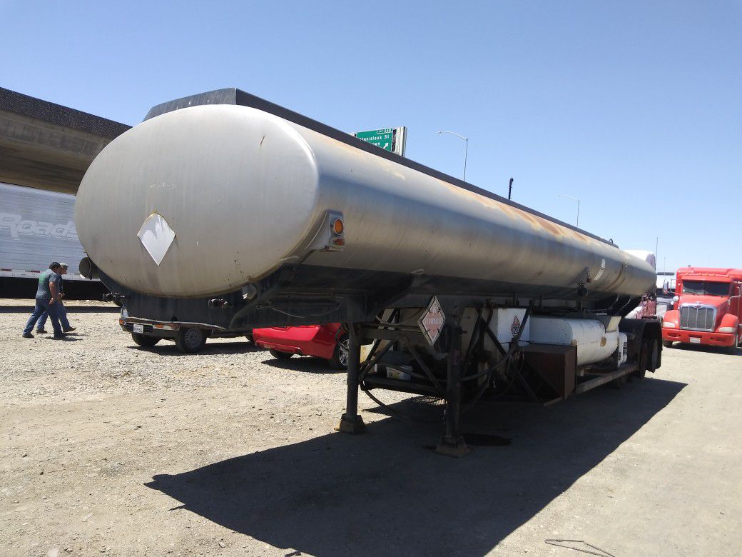 Water pipe trailer perfect for Ranch mixer with ammonia fertilizer 209-612-2060Adrian se Habla espanol