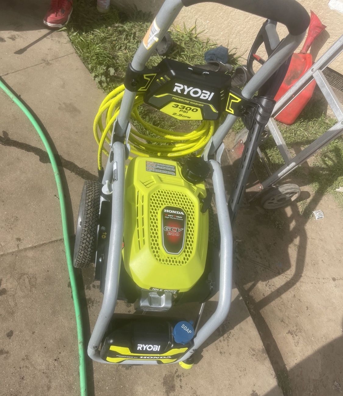 RYOBI 3300 PSI 2.5 GPM Cold Water Gas Pressure Washer with Honda GCV200 Engine
