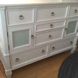 Ashley Furniture Prentice Dresser With Mirror