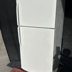 Whirlpool Refrigerator Top Freezer And Fridge 