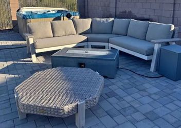 Broyhill Wicker patio set