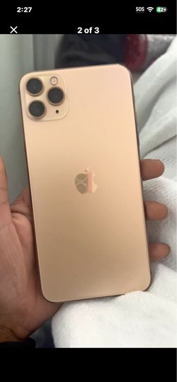 iPhone 11 Pro Max in Rose Gold. (Like New)