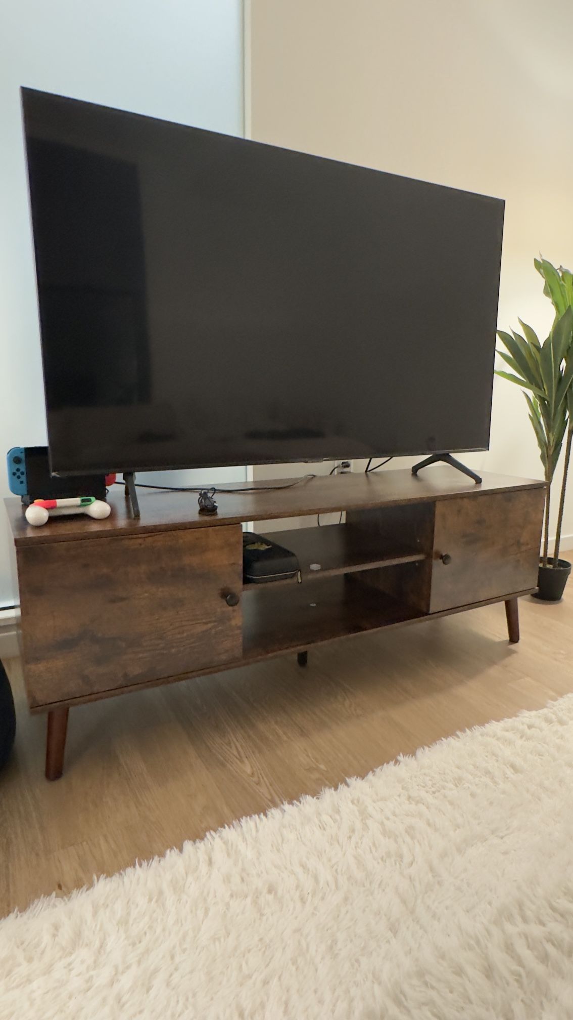 Mid-Century Modern TV Stand / Media Console – Fits TVs up to 60”