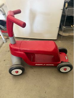 Radio flyer scoot n steer
