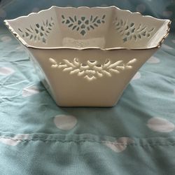 Lenox China SHELBURNE Small Pierced Hexagonal 6" Bowl W/ 24 K GOLD 