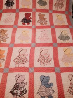 Vintage Sun bonnet handmade quilt 55"x 74"
