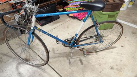 Vintage SCHWINN Traveler Bicycle