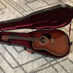 Art and Lutherie Acoustic Guitar, Hard Shell Case And Capo