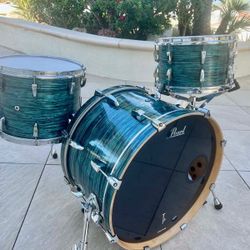 Drum Set Shell Pack - Customized 3-Piece - Beautiful Maple Shells - New Blue/Green Oyster Pearl Wrap