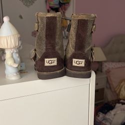 Girl UGGS Size 6T