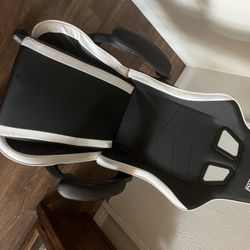 Racing Gaming Chair Great For A Gaming Room