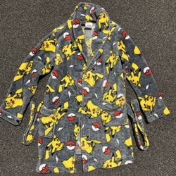 Pokémon Boys size 6/7 Pikachu and Pokeball fleece robe  