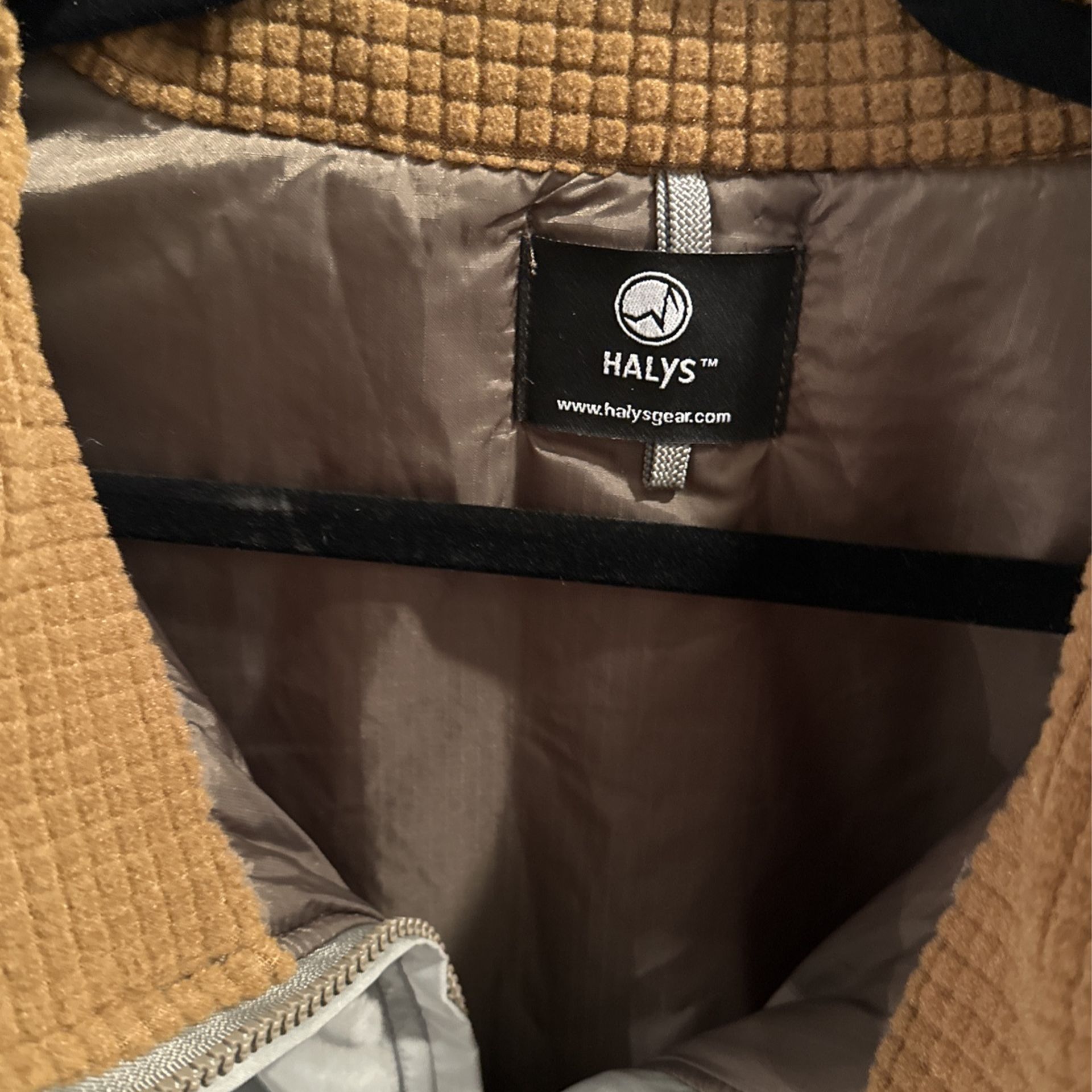 New* Halys Sekri PCU Level 7 Vest for Sale in Palm Coast, FL