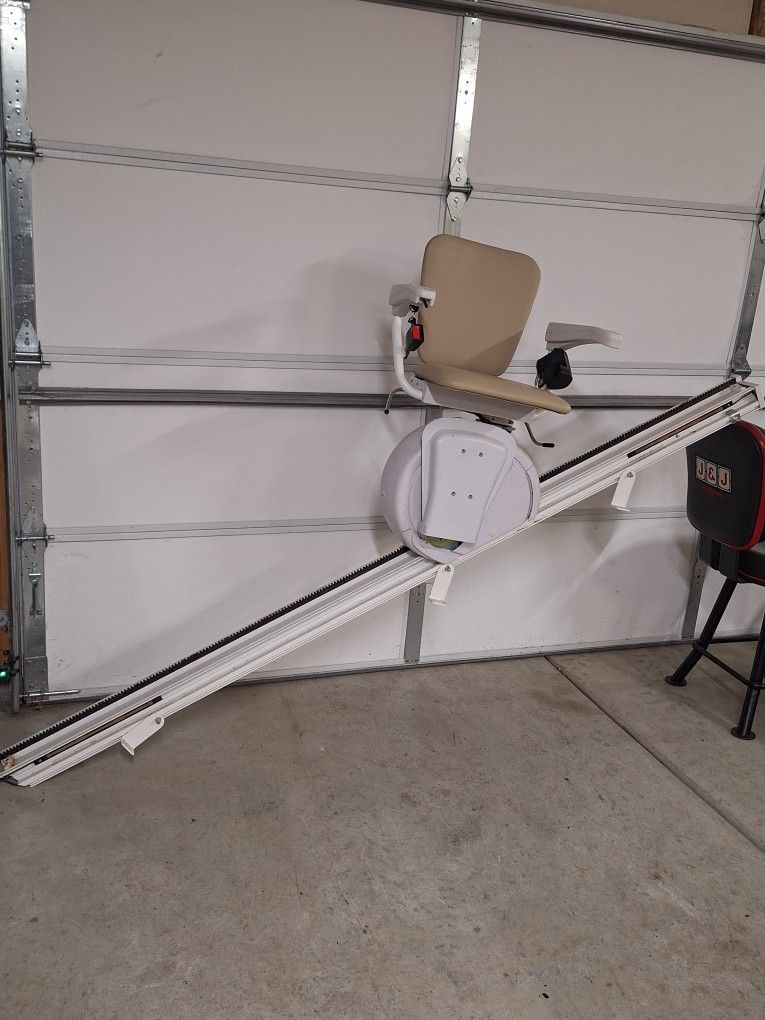 Savaria K2 Chair Lift