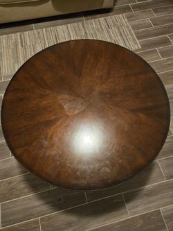 Round coffee table