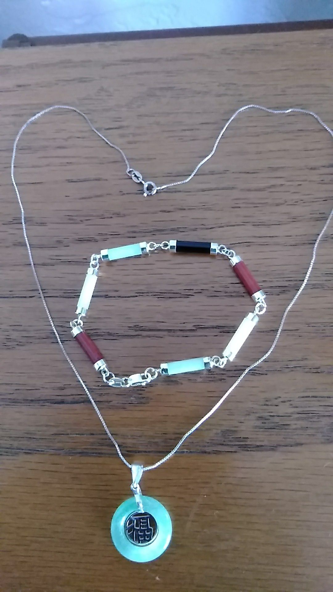 Woman's necklace and bracelet Vernon necklace in bracelet