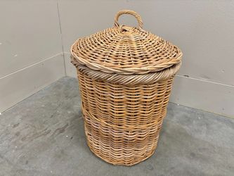 Round Light Wicker Basket with Domed Handle Lid