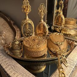 Stylebuilt 24k Gold Plated Antique Set