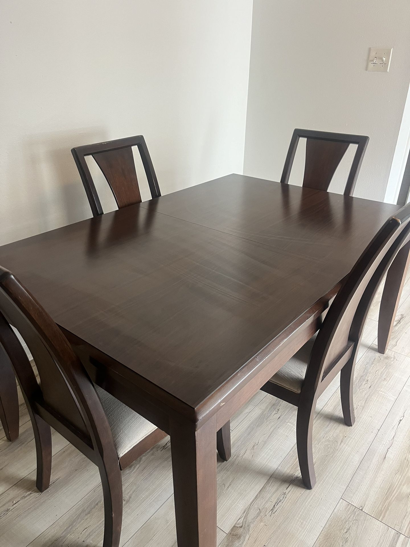 Legacy Classic Rectangle Dining Table