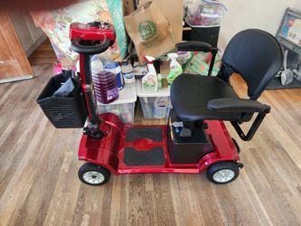 Mobility Scooter (Like New )