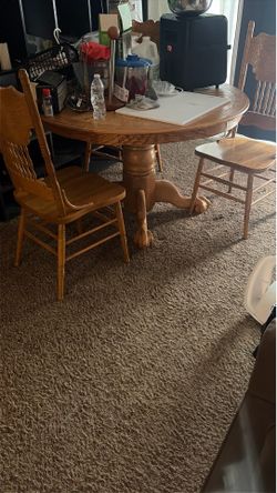 Oak kitchen table with 2ft extension and 4 chairs