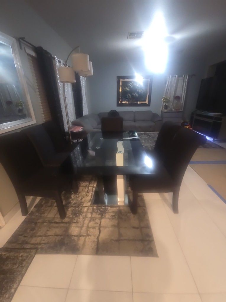 Dinning Table With 6 Chairs