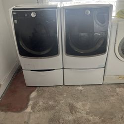 Lg Steam Washer/pedestal Small Washer/ Gas Dryer Pedestal Used 