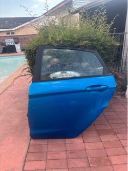 REAR LEFT DRIVER SIDE DOOR 2011-2019 FORD FIESTA.