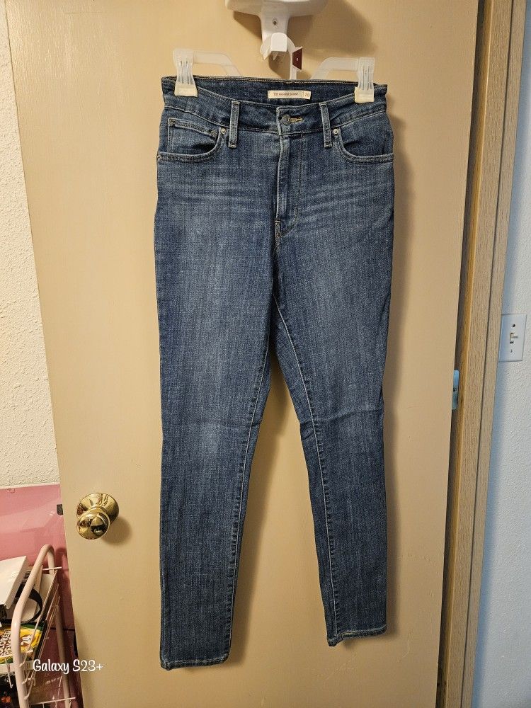 LIKE NEW!! ♡《 LEVI'S 721 HIGH RISE SKINNY JEANS 》♡ SIZE 6/28