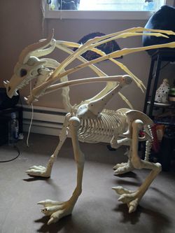 Dragon skeleton decor light up
