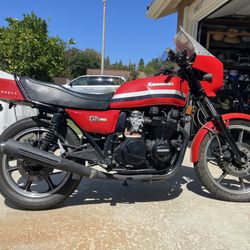 Kawasaki GPZ 750