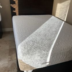 Brown Solid Wood Bed / Mattress 