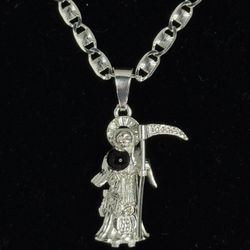 Cadena con dije de la Santa muerte de plata 925